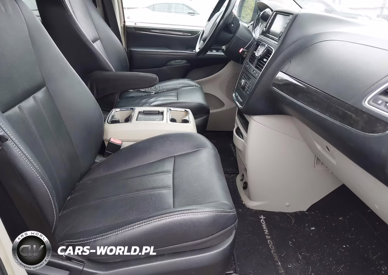 2014 Chrysler Town & Country Touring VIN:2C4RC1BG7ER332626 - 5