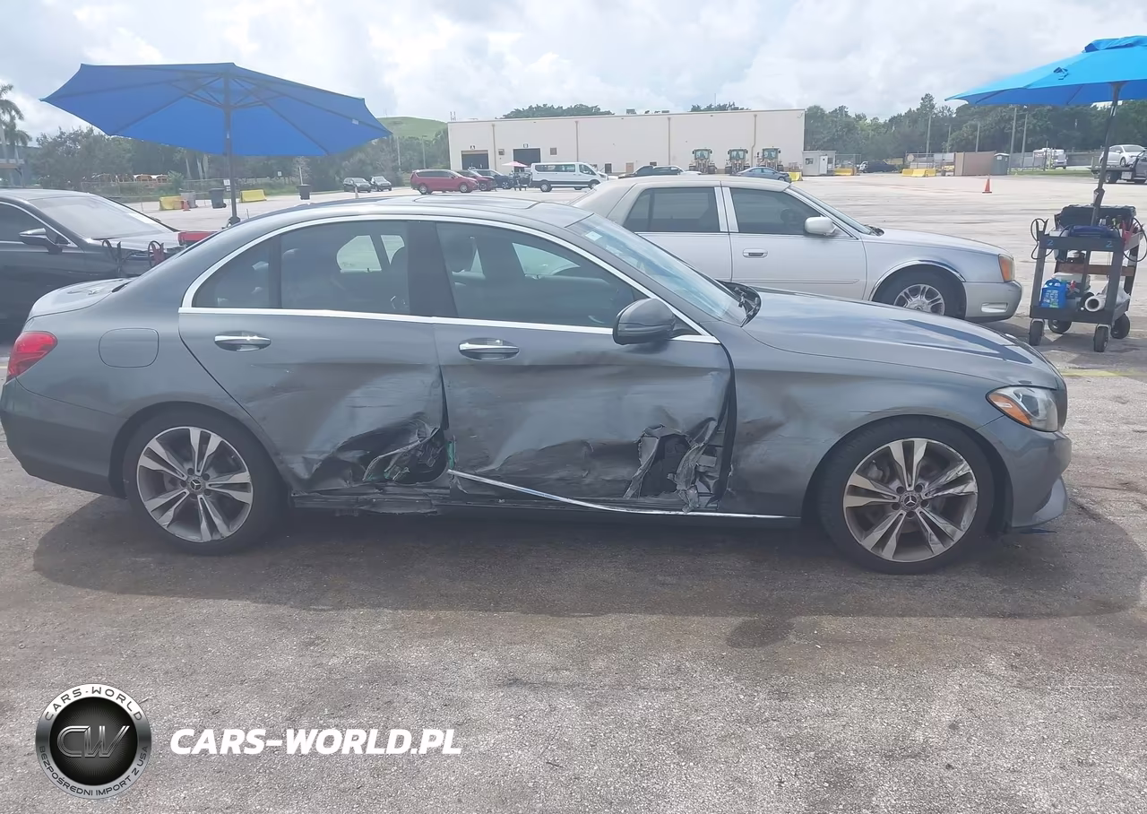 2018 Mercedes-Benz C 300 VIN:55SWF4JB8JU239622 - 13