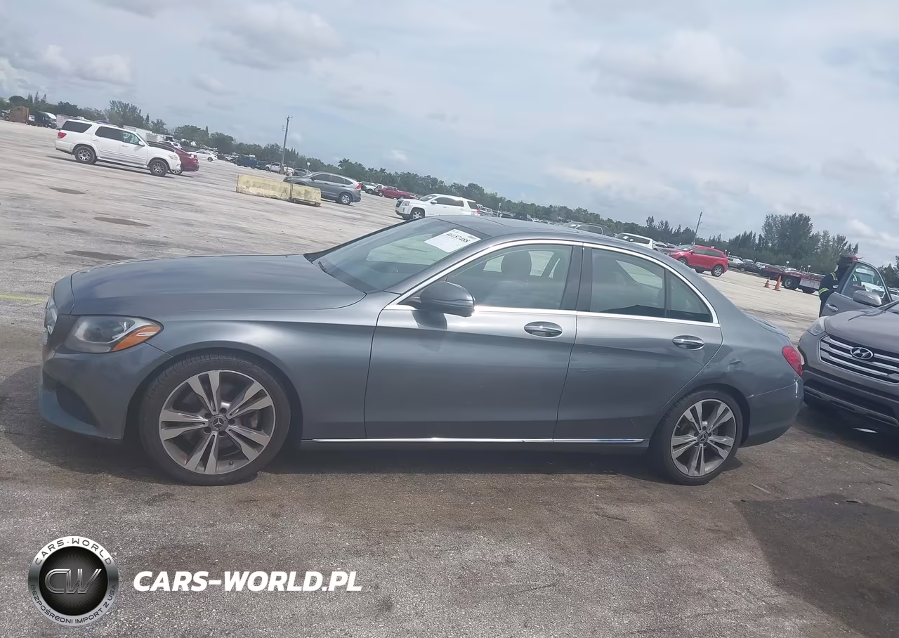 2018 Mercedes-Benz C 300 VIN:55SWF4JB8JU239622 - 14