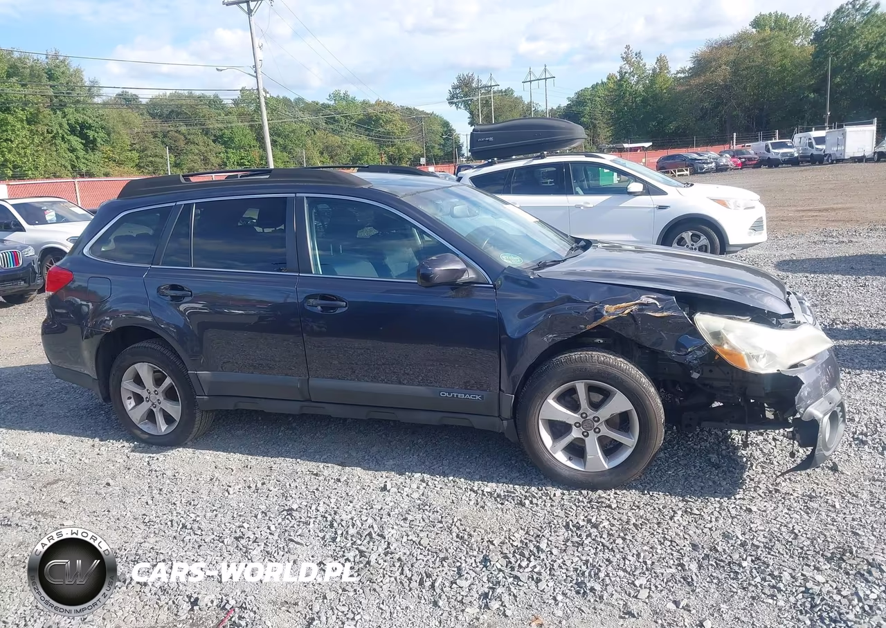 2013 Subaru Outback 2.5I Premium VIN:4S4BRCGC8D3285272 - 13