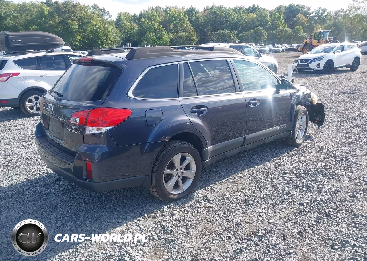 2013 Subaru Outback 2.5I Premium VIN:4S4BRCGC8D3285272 - 4