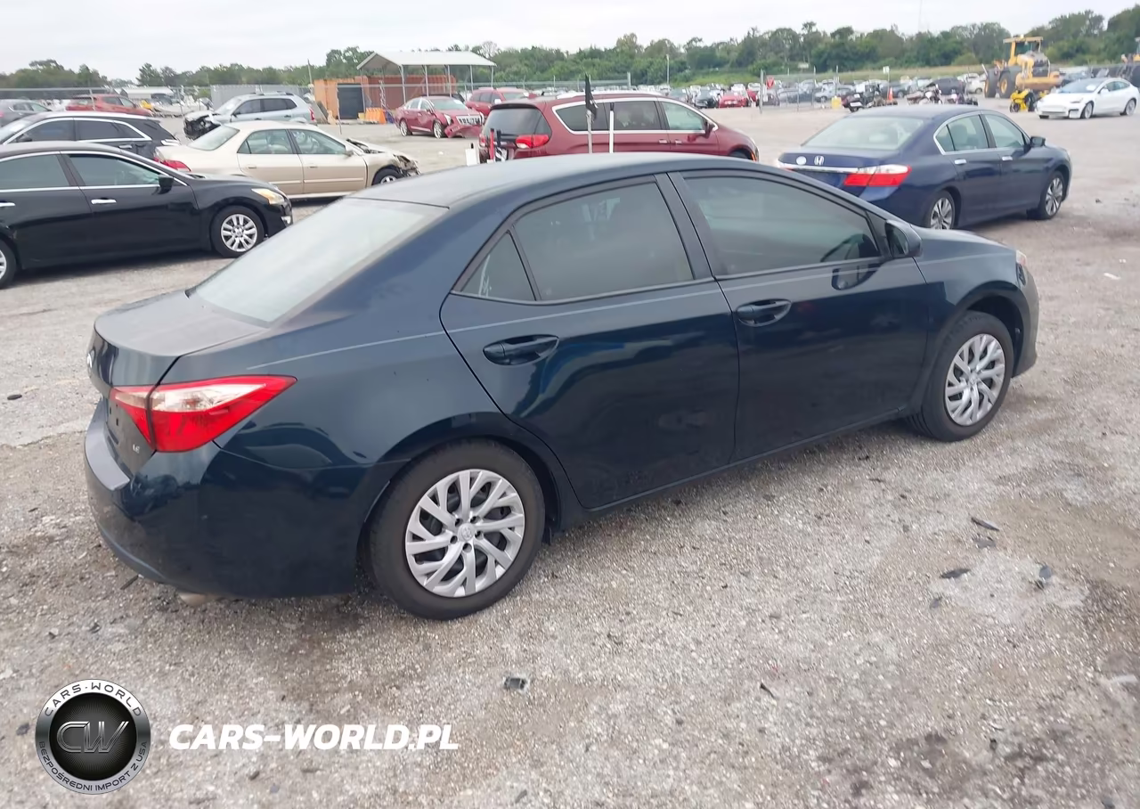 2019 Toyota Corolla Le VIN:2T1BURHE2KC216362 - 4