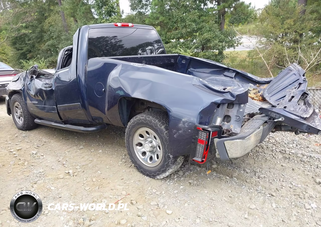2011 Chevrolet Silverado 1500 Ls VIN:1GCRCREA5BZ203551 - 3