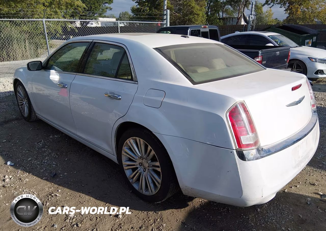 2012 Chrysler 300C VIN:2C3CCAET2CH147129 - 3