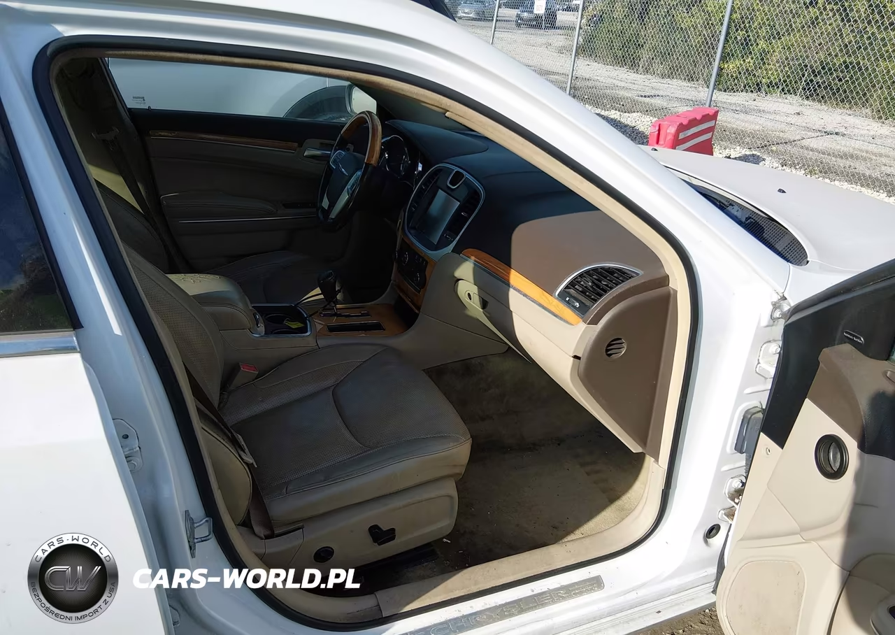 2012 Chrysler 300C VIN:2C3CCAET2CH147129 - 5