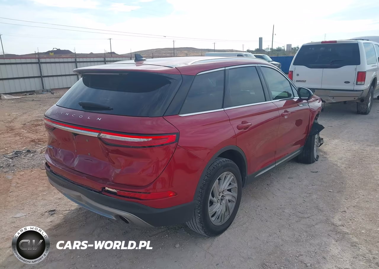 2022 Lincoln Corsario Standard VIN:5LMCJ1C96NUL10785 - 4
