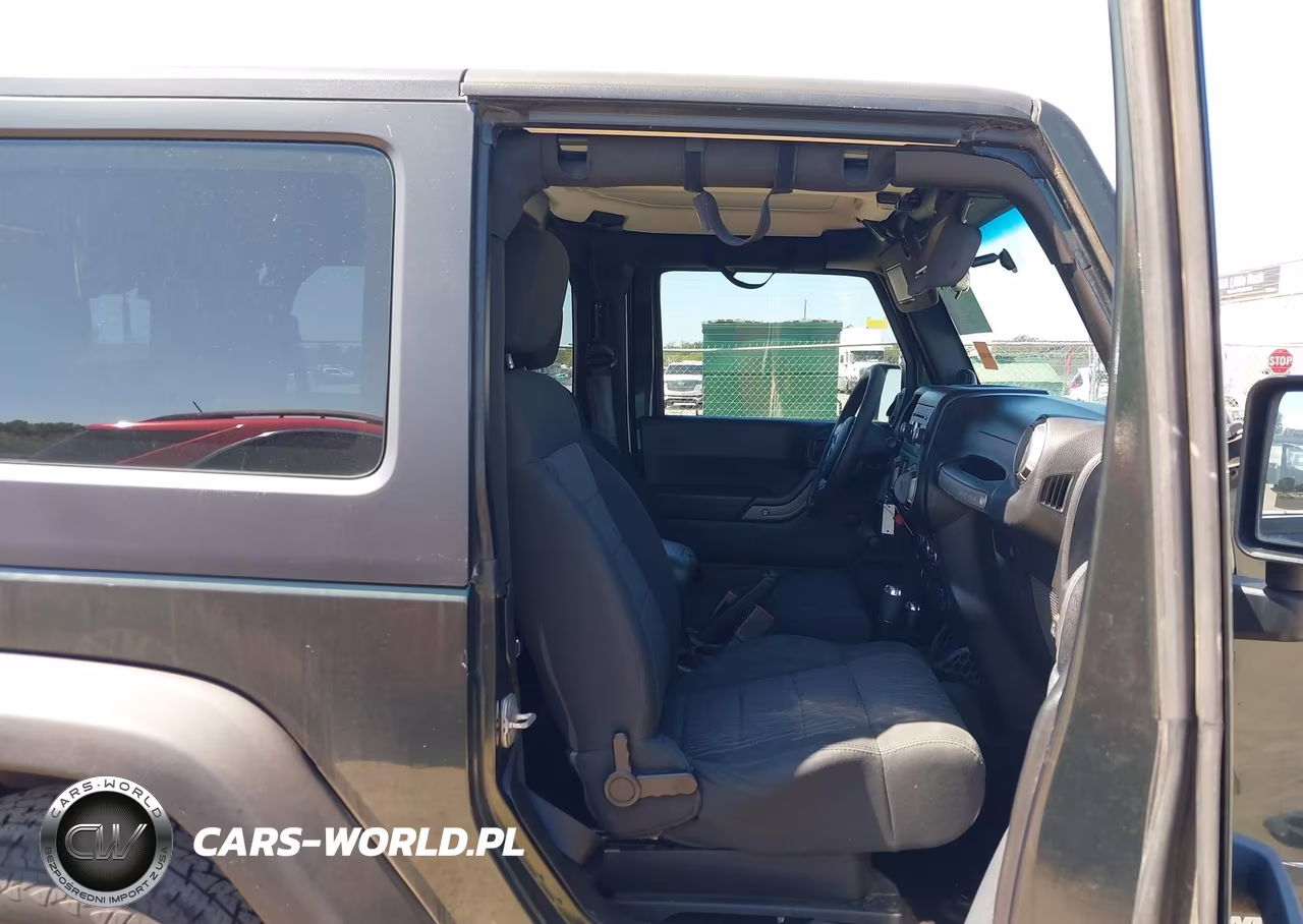 2011 Jeep Wrangler Sport VIN:1J4AA2D15BL636148 - 5