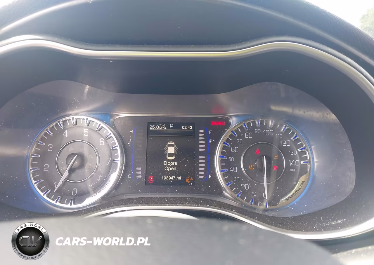 2015 Chrysler 200 Limited VIN:1C3CCCAB8FN631696 - 7