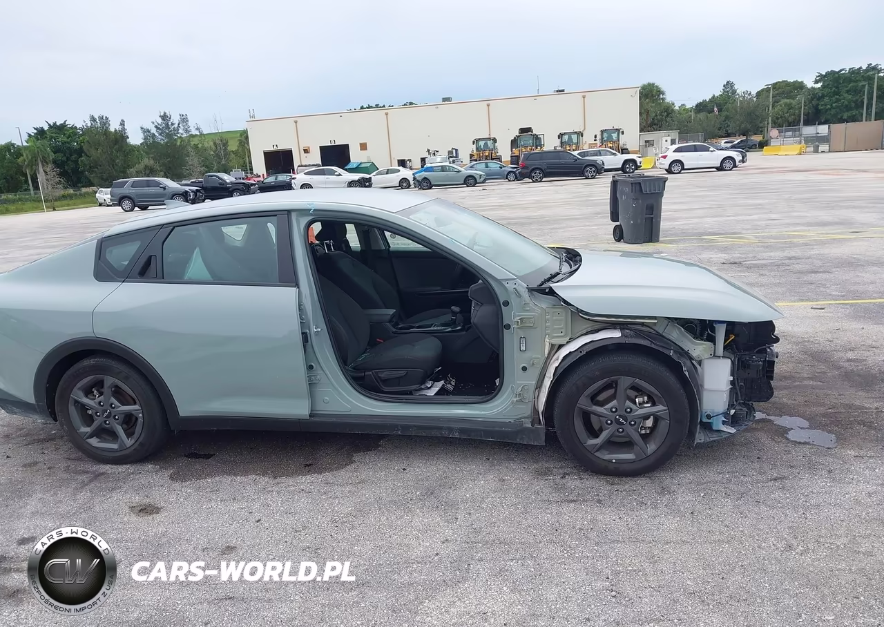 2025 Kia K4 Lxs VIN:3KPFT4DE0SE094695 - 18