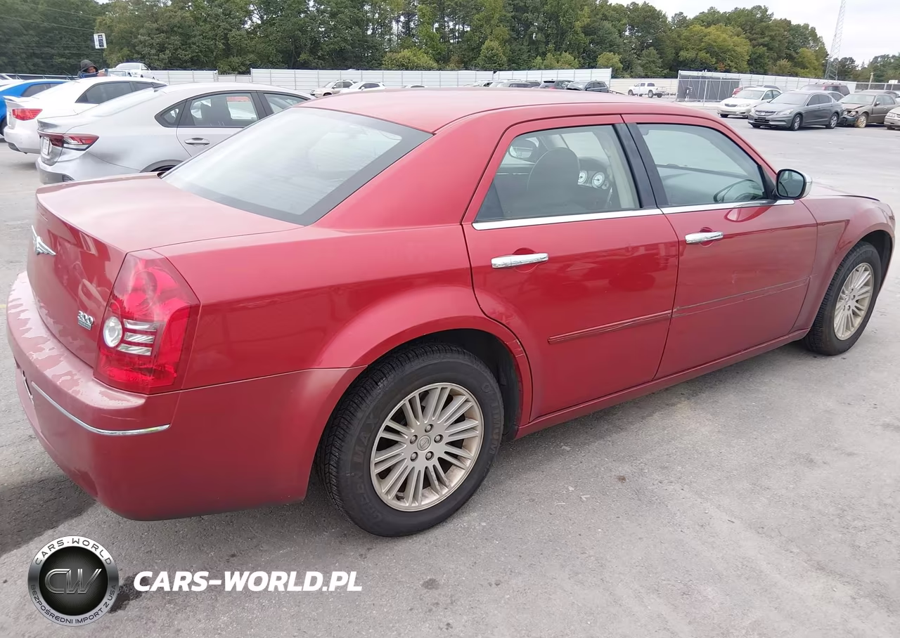 2010 Chrysler 300 Touring VIN:2C3CA4CD7AH180384 - 4