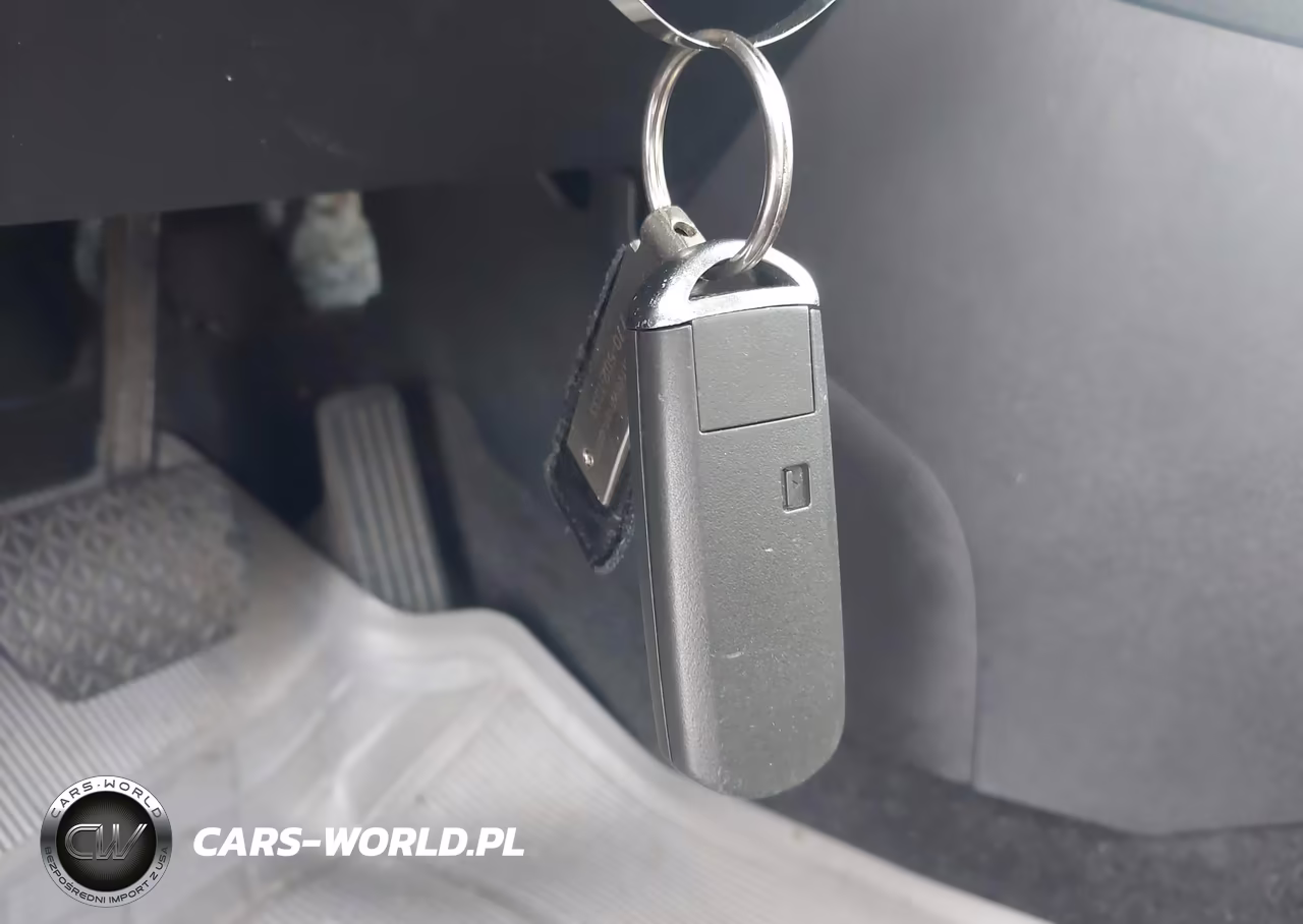 2020 Toyota Yaris Le VIN:3MYDLBJV8LY713402 - 11