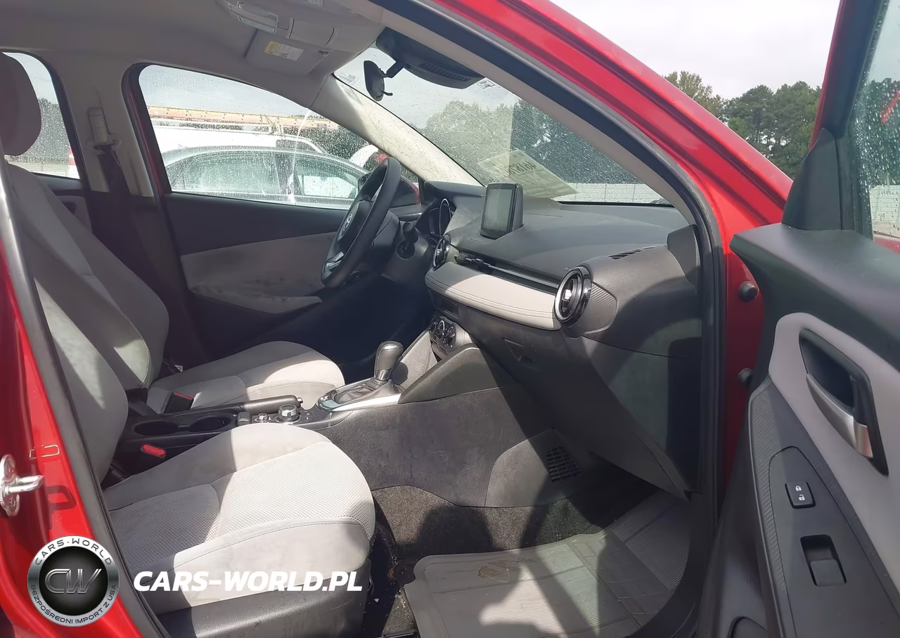 2020 Toyota Yaris Le VIN:3MYDLBJV8LY713402 - 5