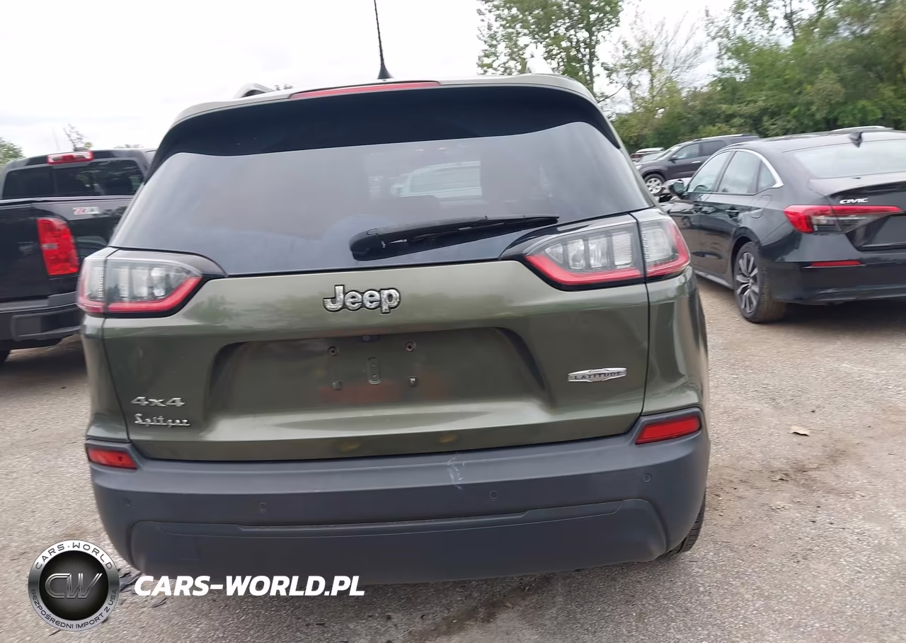 2019 Jeep Cherokee Latitude Plus 4X4 VIN:1C4PJMLBXKD315240 - 16