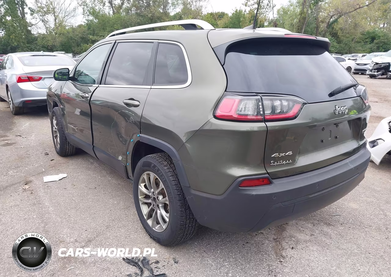 2019 Jeep Cherokee Latitude Plus 4X4 VIN:1C4PJMLBXKD315240 - 3