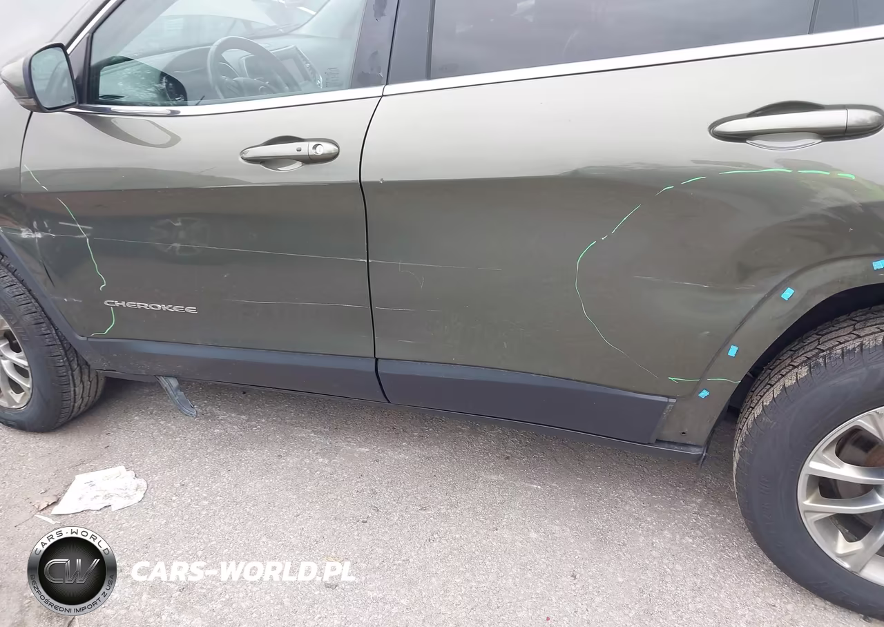 2019 Jeep Cherokee Latitude Plus 4X4 VIN:1C4PJMLBXKD315240 - 6