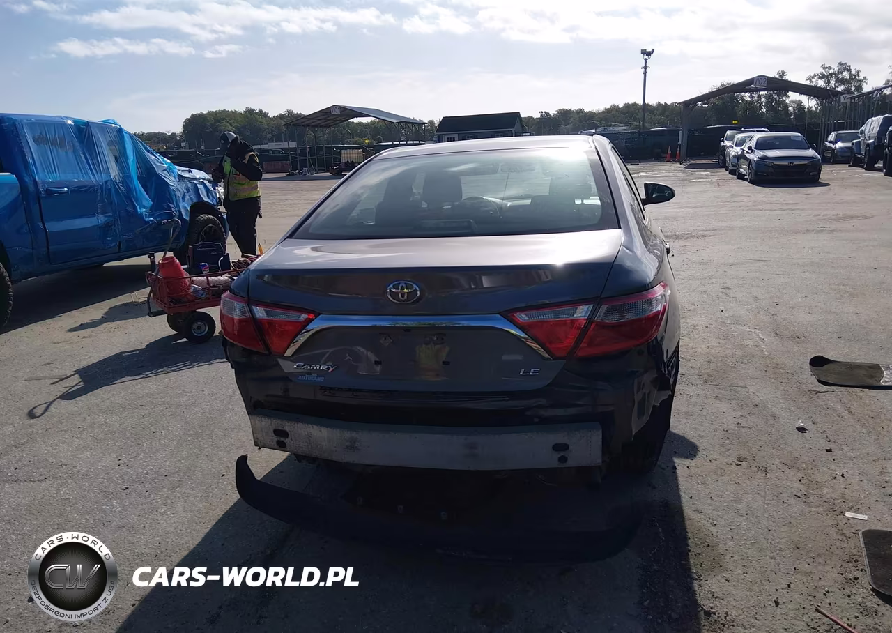 2016 Toyota Camry Le VIN:4T4BF1FK9GR557757 - 17