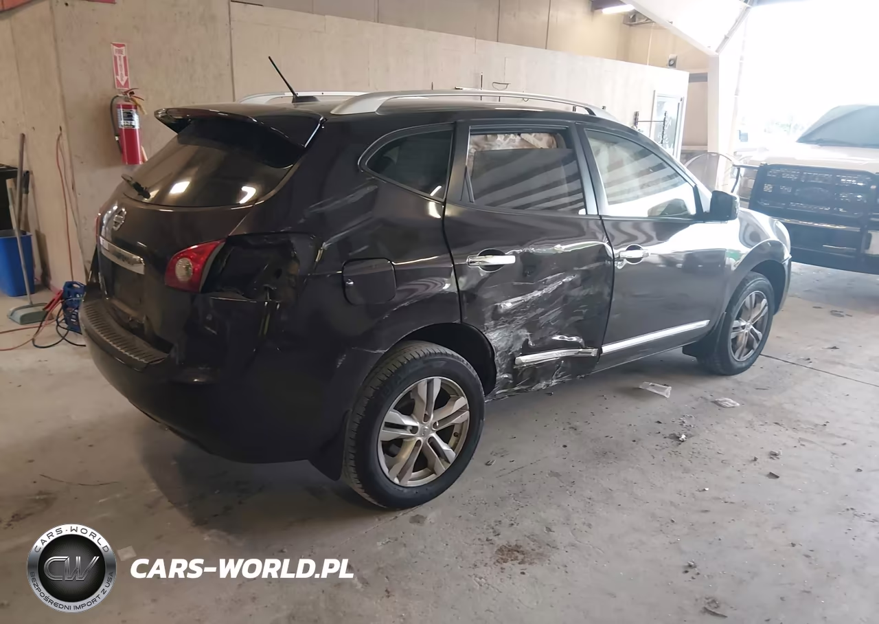 2015 Nissan Rogue Select S VIN:JN8AS5MT4FW667213 - 4