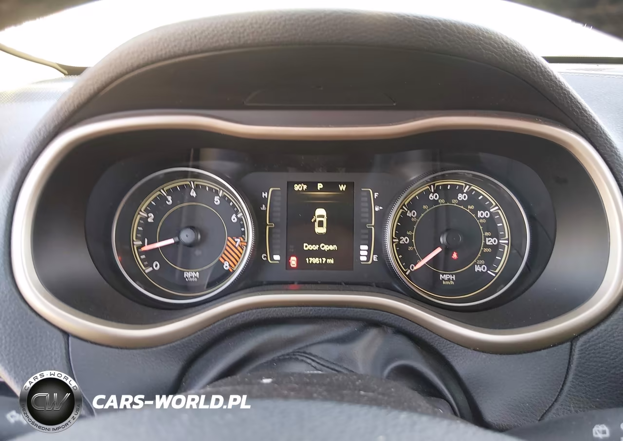 2014 Jeep Cherokee Latitude VIN:1C4PJLCS6EW179126 - 7