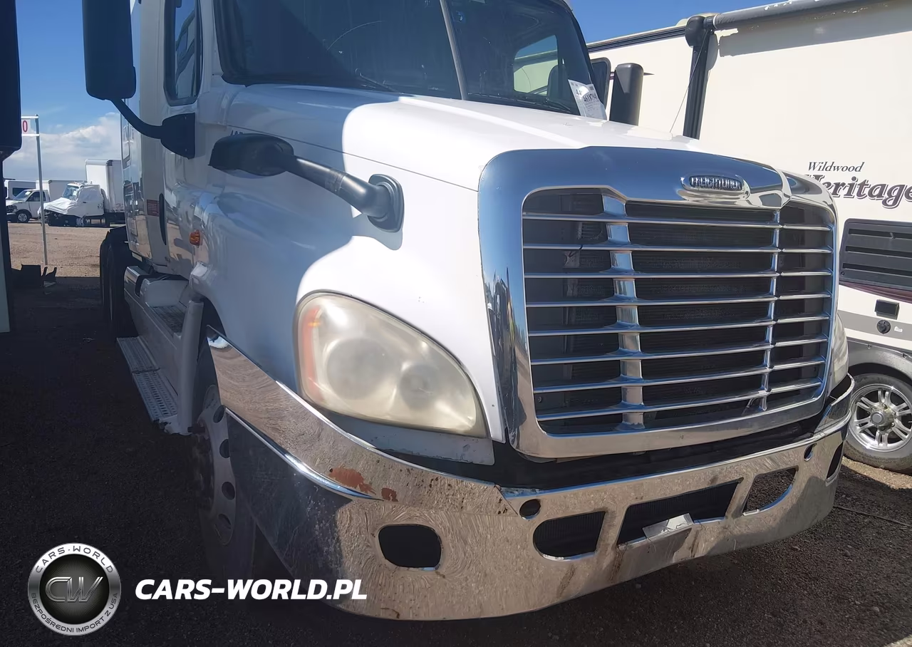 2010 Freightliner Cascadia 125 VIN:1FUJGLDR4ASAV2565 - 10