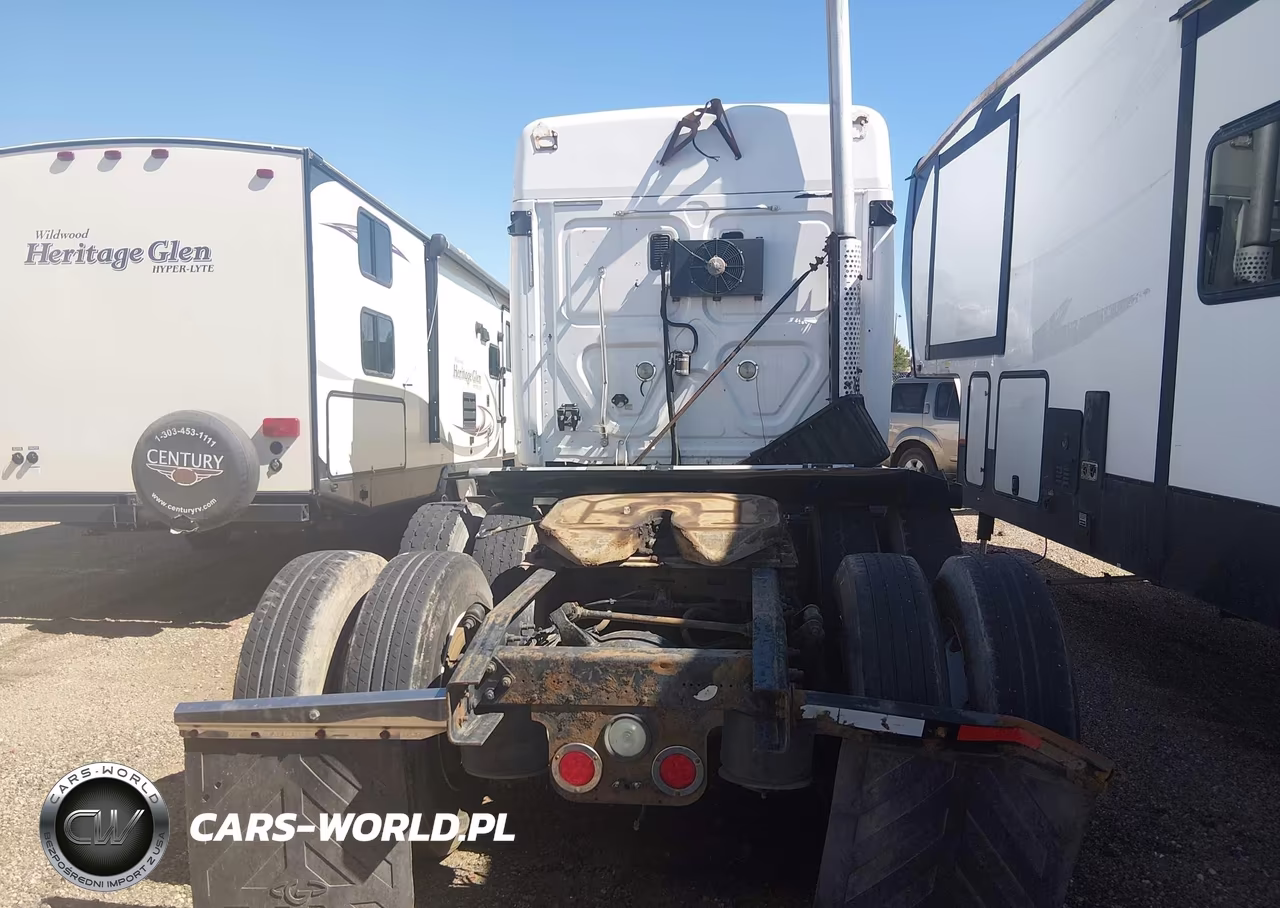 2010 Freightliner Cascadia 125 VIN:1FUJGLDR4ASAV2565 - 14