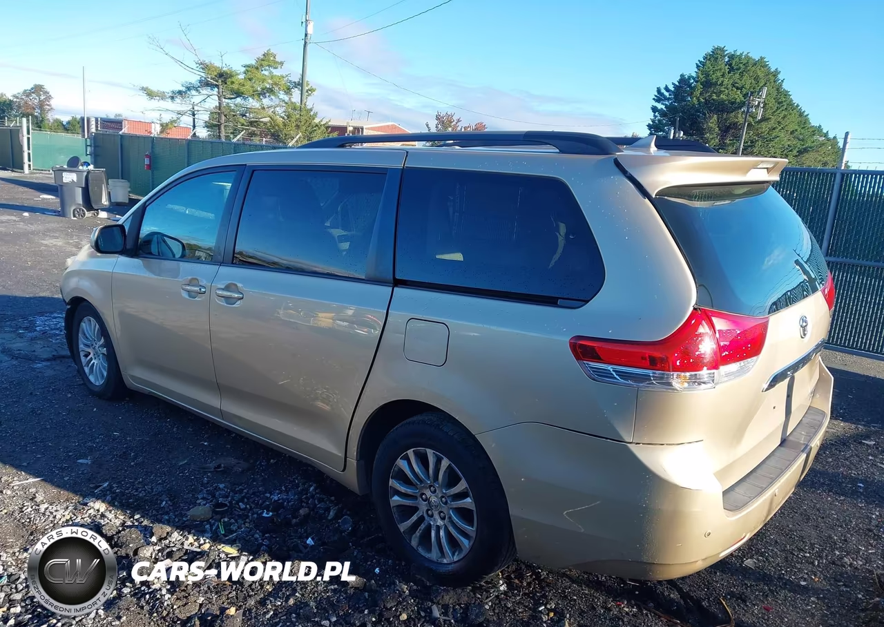 2011 Toyota Sienna Limited VIN:5TDDK3DC6BS003938 - 3