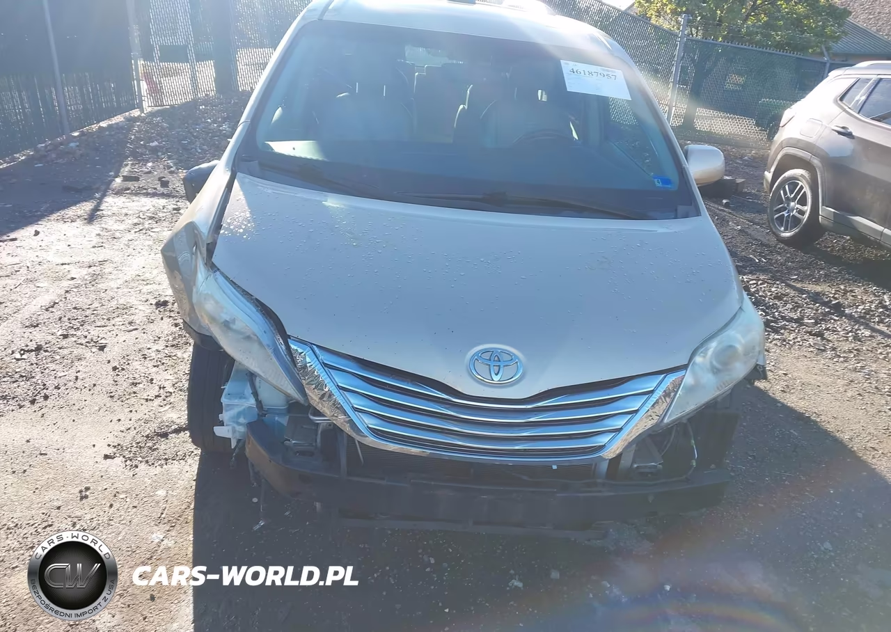 2011 Toyota Sienna Limited VIN:5TDDK3DC6BS003938 - 6