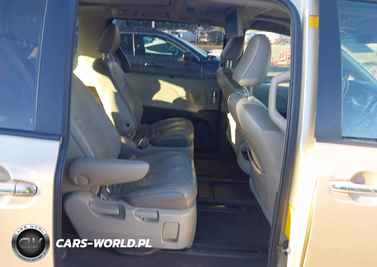 2011 Toyota Sienna Limited VIN:5TDDK3DC6BS003938 - 8