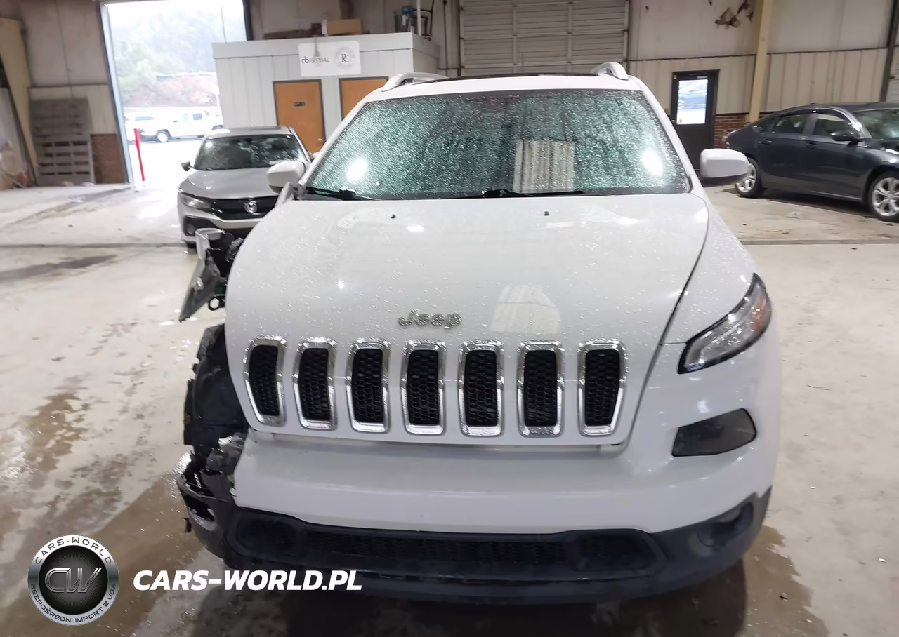 2017 Jeep Cherokee Latitude 4X4 VIN:1C4PJMCS8HW657119 - 13