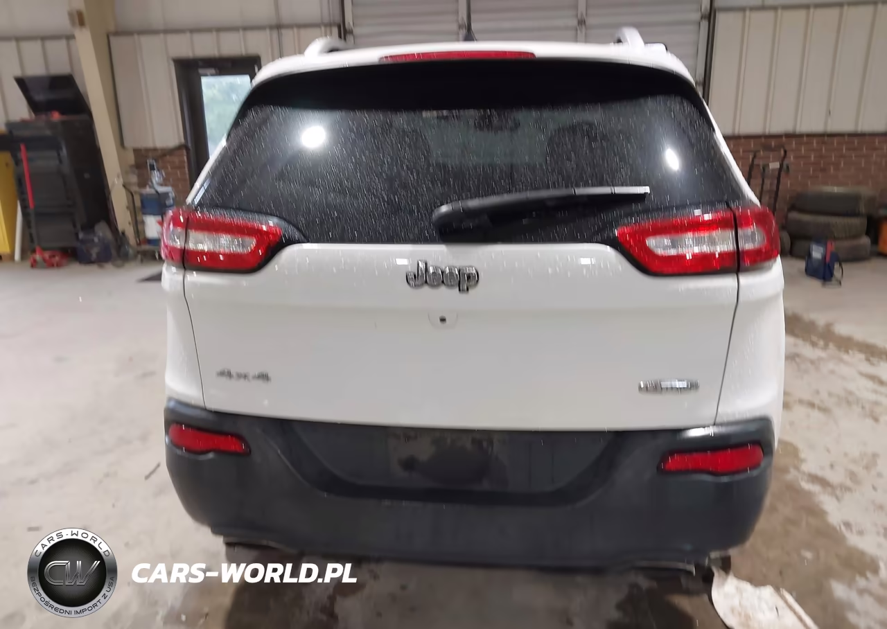 2017 Jeep Cherokee Latitude 4X4 VIN:1C4PJMCS8HW657119 - 17