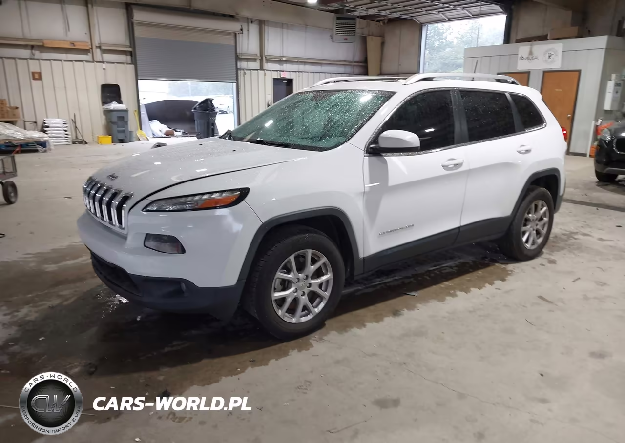 2017 Jeep Cherokee Latitude 4X4 VIN:1C4PJMCS8HW657119 - 2
