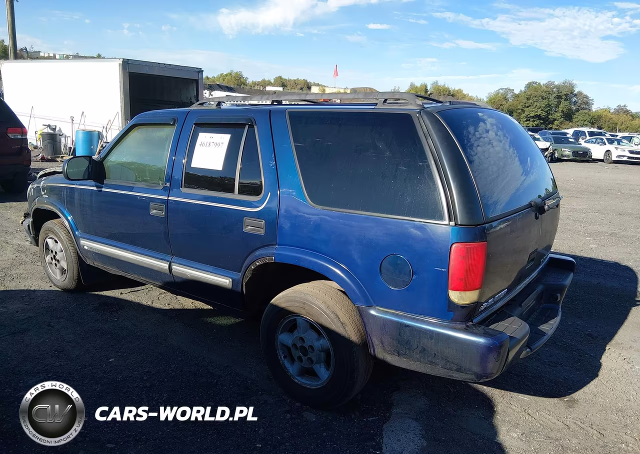 2001 Chevrolet Blazer Ls VIN:1GNDT13W112156379 - 3