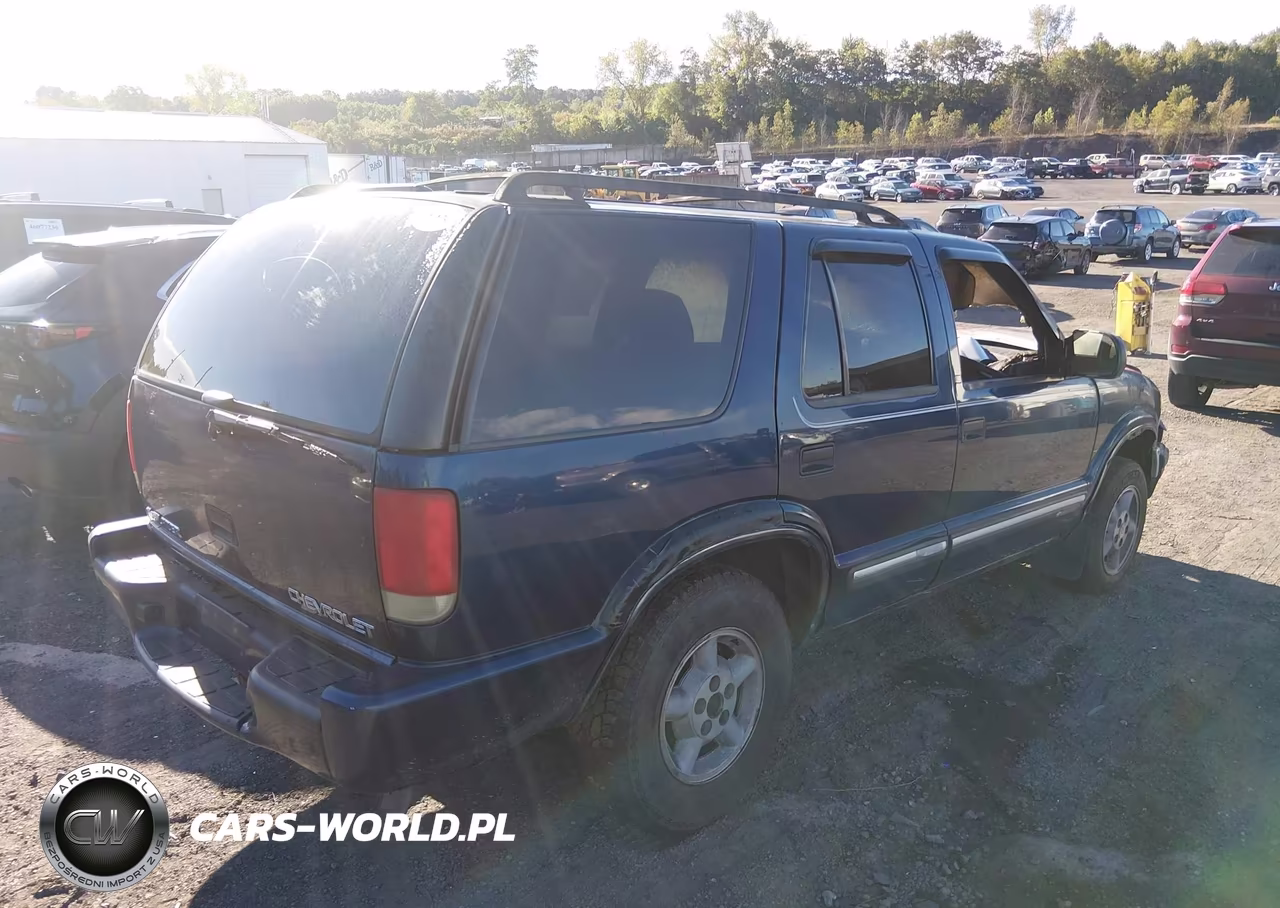 2001 Chevrolet Blazer Ls VIN:1GNDT13W112156379 - 4