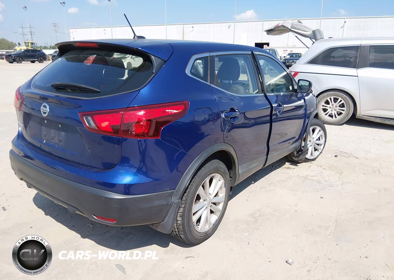 2018 Nissan Rogue Sport S VIN:JN1BJ1CP9JW152932 - 4