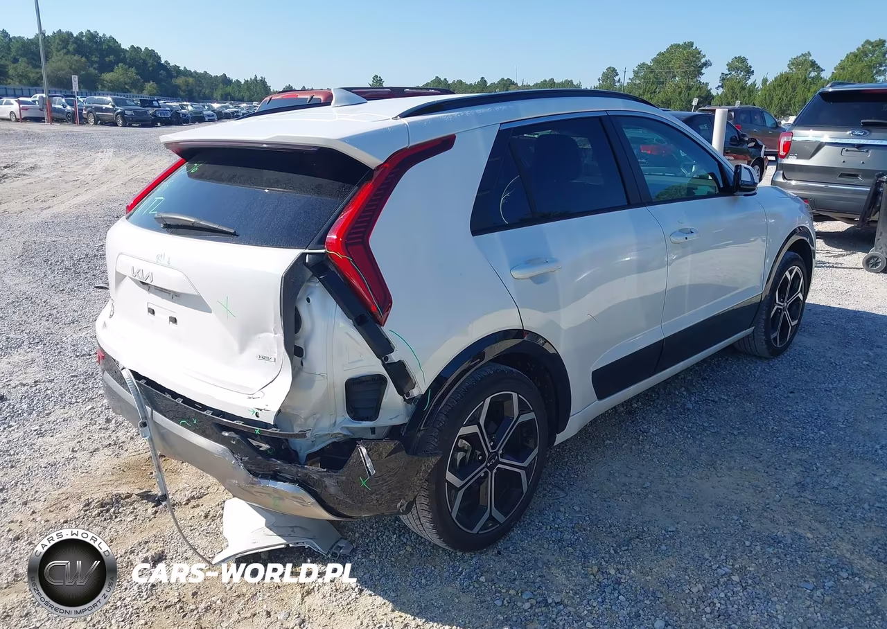 2023 Kia Niro Ex Touring VIN:KNDCR3LE4P5048500 - 4