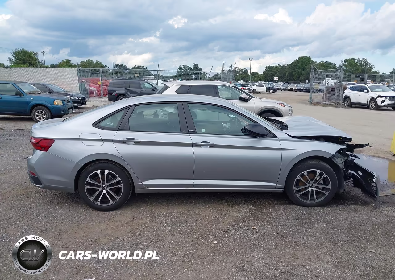 2025 Volkswagen Jetta 1.5T Sport VIN:3VWBX7BU0SM048916 - 13