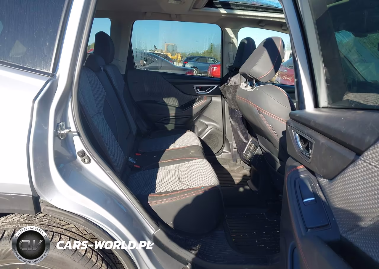2019 Subaru Forester Sport VIN:JF2SKAJC8KH527386 - 8