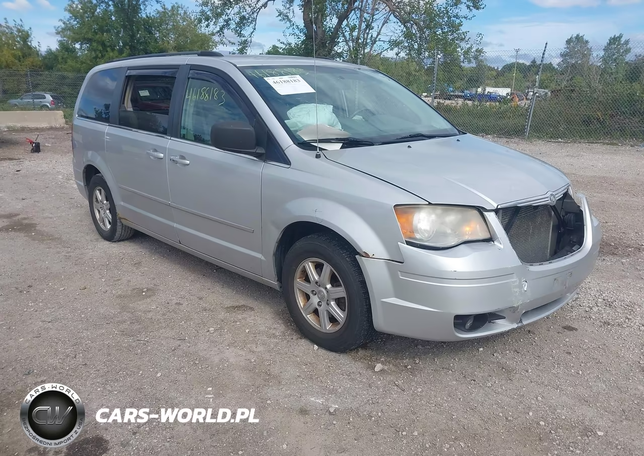 2010 Chrysler Town & Country Touring – zdjęcie 1 z 16