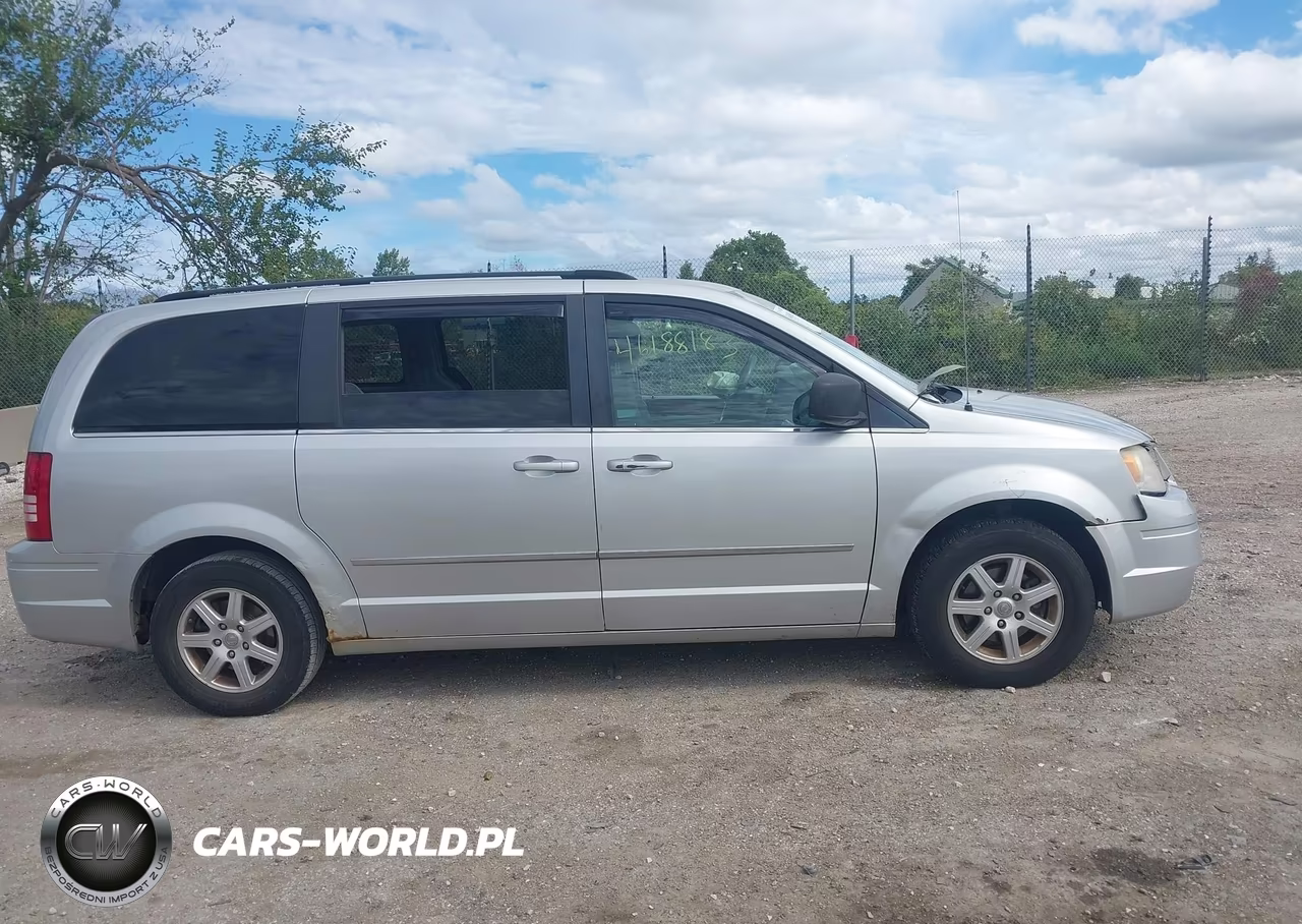 2010 Chrysler Town & Country Touring VIN:2A4RR5D15AR359066 - 13