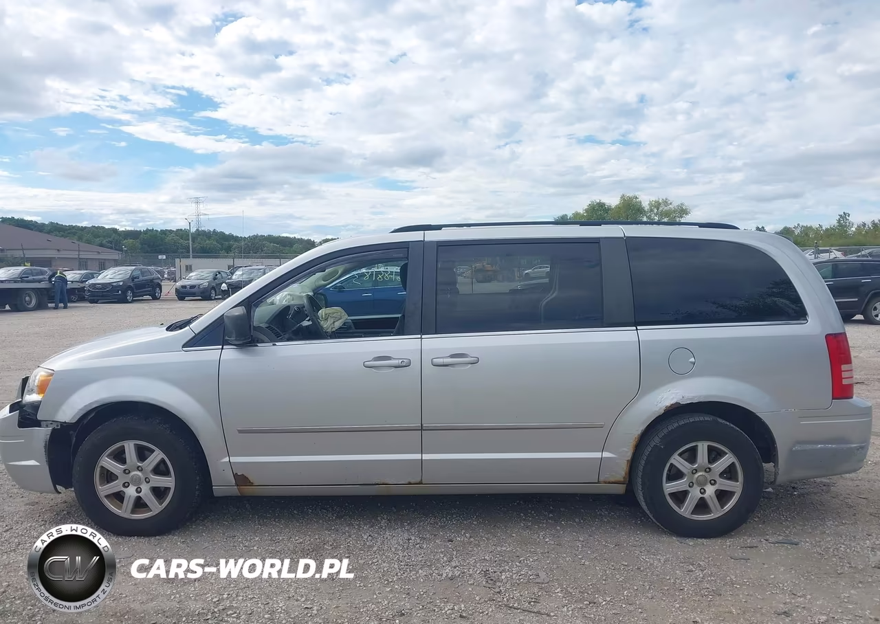 2010 Chrysler Town & Country Touring VIN:2A4RR5D15AR359066 - 14