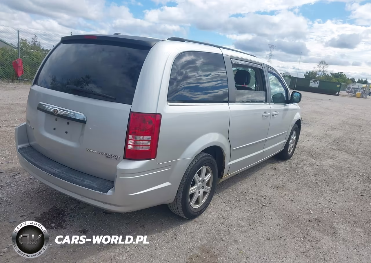 2010 Chrysler Town & Country Touring VIN:2A4RR5D15AR359066 - 4