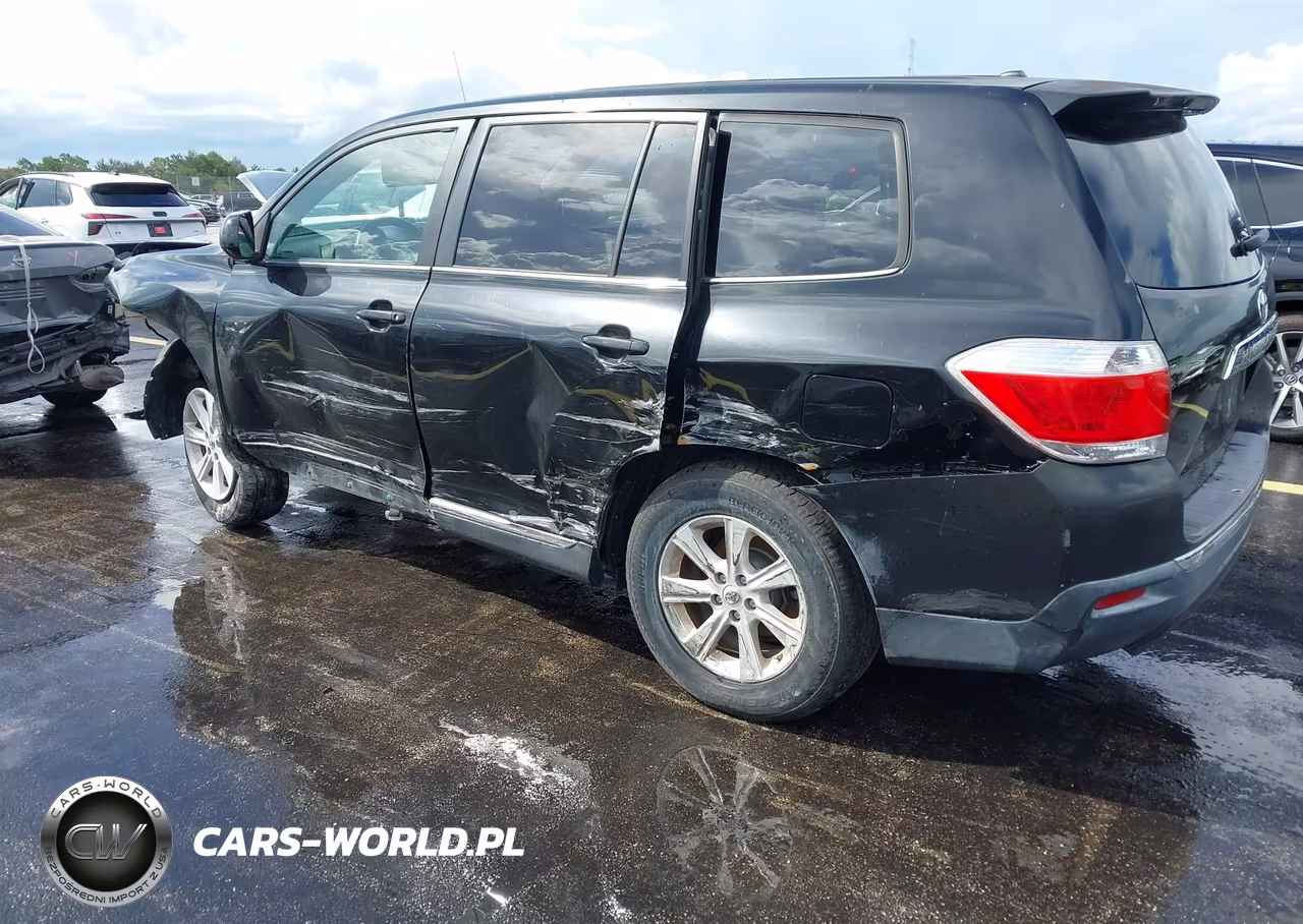 2012 Toyota Highlander Base V6 VIN:5TDBK3EH5CS130070 - 3