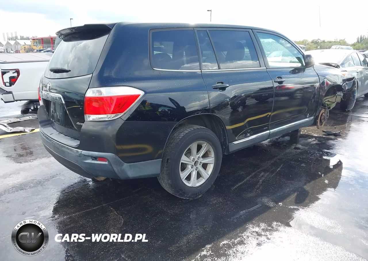 2012 Toyota Highlander Base V6 VIN:5TDBK3EH5CS130070 - 4
