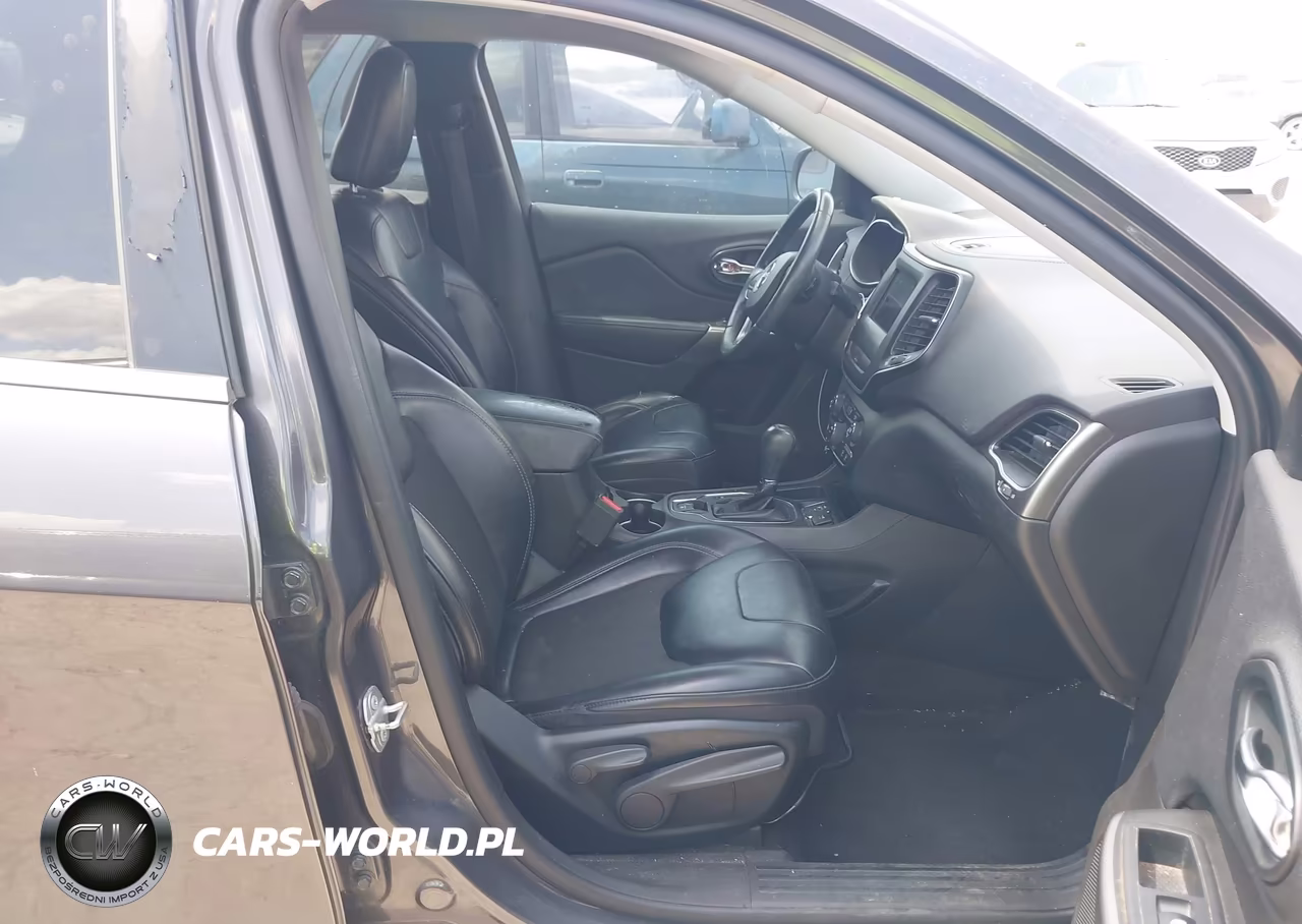 2019 Jeep Cherokee Latitude Plus Fwd VIN:1C4PJLLB6KD129639 - 5