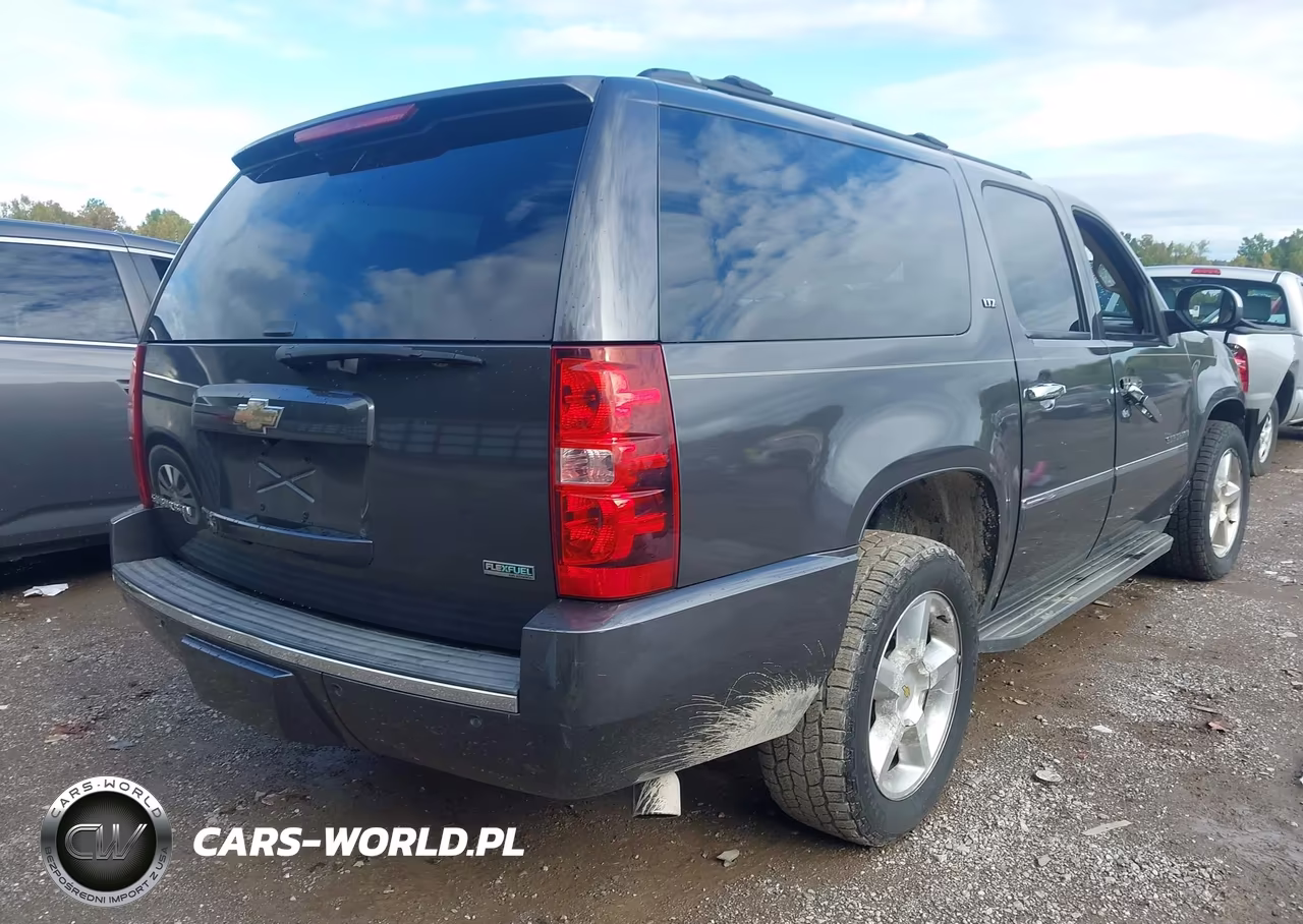 2010 Chevrolet Suburban 1500 Ltz VIN:1GNUKKE34AR137795 - 4
