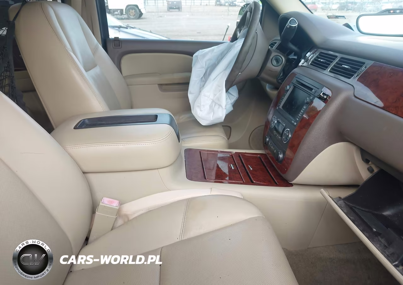 2010 Chevrolet Suburban 1500 Ltz VIN:1GNUKKE34AR137795 - 5