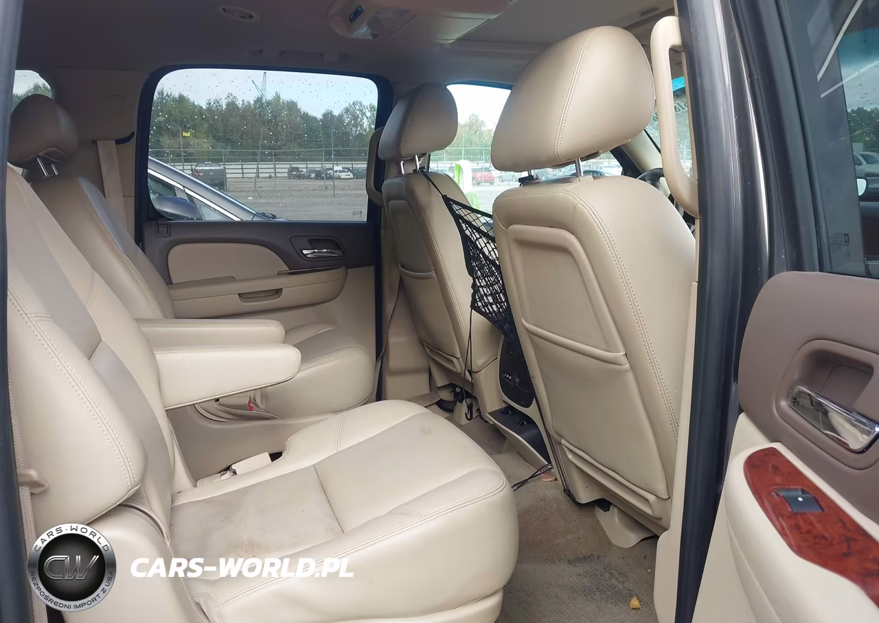 2010 Chevrolet Suburban 1500 Ltz VIN:1GNUKKE34AR137795 - 8