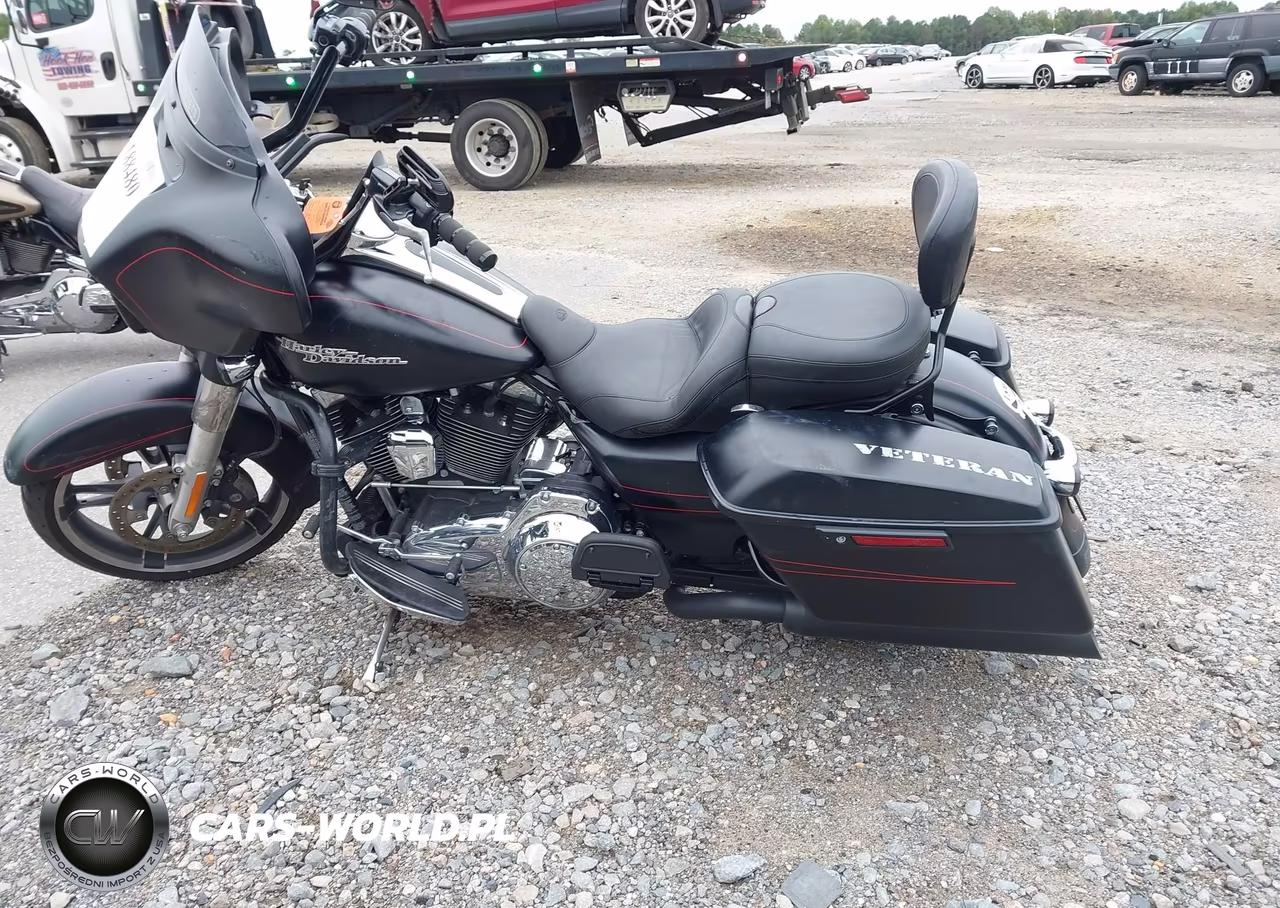 2015 Harley-Davidson Flhxs Street Glide Special VIN:1HD1KRM17FB654480 - 13