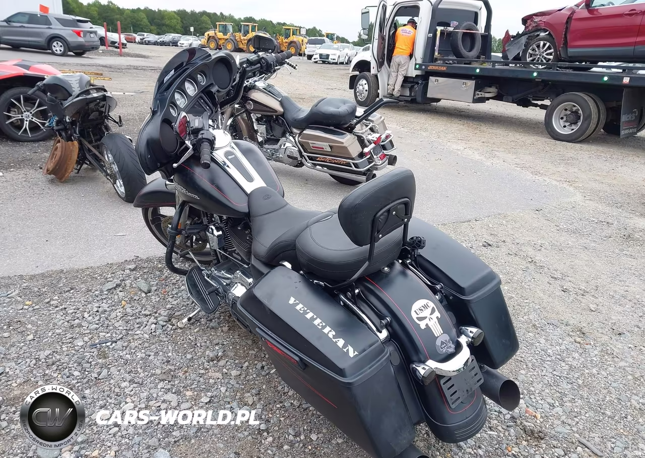 2015 Harley-Davidson Flhxs Street Glide Special VIN:1HD1KRM17FB654480 - 3