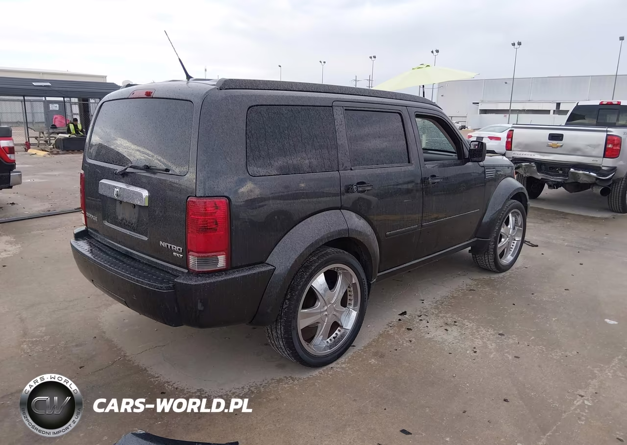 2011 Dodge Nitro Sxt VIN:1D4PT5GKXBW547726 - 4