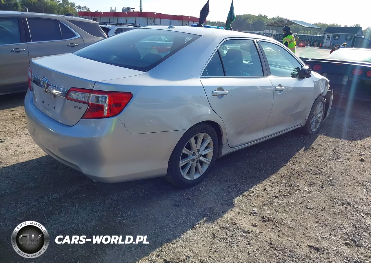 2014 Toyota Camry Xle VIN:4T1BF1FK5EU442841 - 4